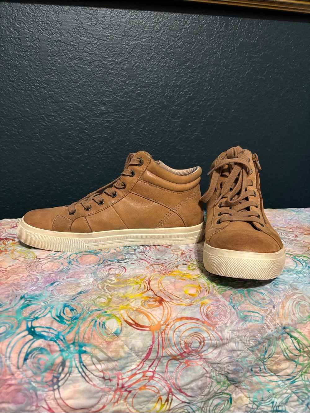 Taos Winner High Tops
